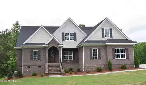 3400 W Hampton Dr, Rocky Mount, NC 27804