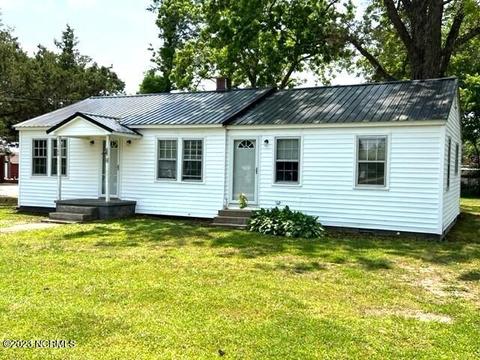 100 Pine St, Winton, NC 27986