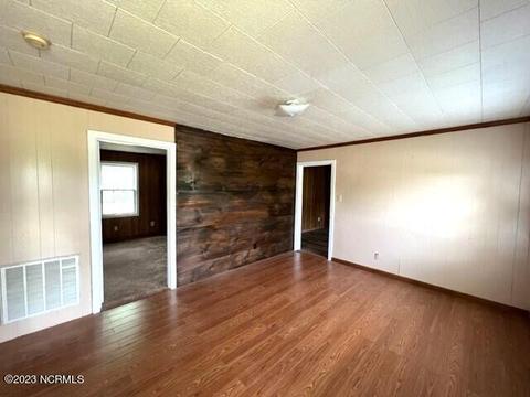 100 Pine St, Winton, NC 27986 photo 2