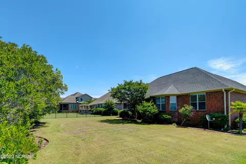 1012 Highlands Dr, Hampstead, NC 28443 photo 11