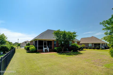 1012 Highlands Dr, Hampstead, NC 28443 photo 13