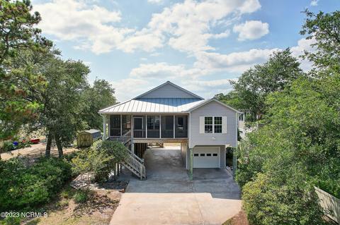 101 NW 11th St, Oak Island, NC 28465