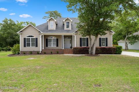 117 Wild Berry Ln, Hampstead, NC 28443