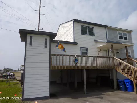 103 Pond Dr, Atlantic Beach, NC 28512