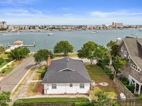 204 Jasmine Pl, Wrightsville Beach, NC 28480