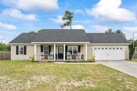 232 Rowland Dr, Richlands, NC 28574