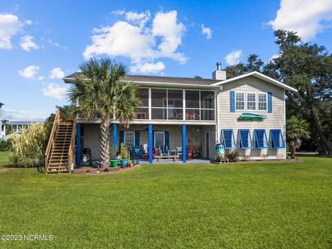 490 Andrews Rd, Hampstead, NC 28443