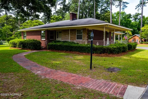 1007 Highland Ave, Trent Woods, NC 28562