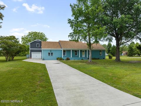 105 Chickasaw Ct, Moyock, NC 27958
