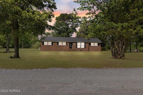 1136 S Railroad St, Warsaw, NC 28398