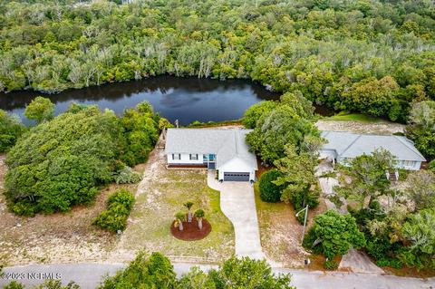 304 Pine Knoll Cir, Pine Knoll Shores, NC 28512
