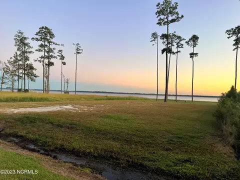 125 W Dowry Crk, Belhaven, NC 27810