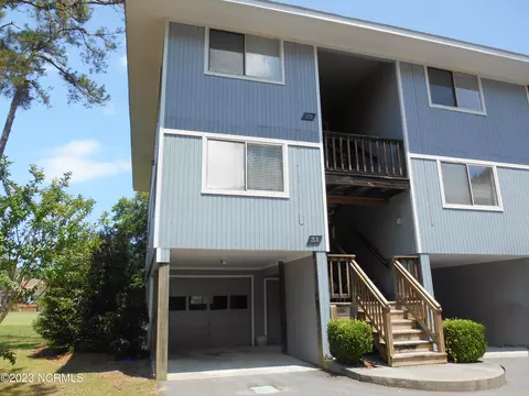31 Bunker Ct, Caswell Beach, NC 28465