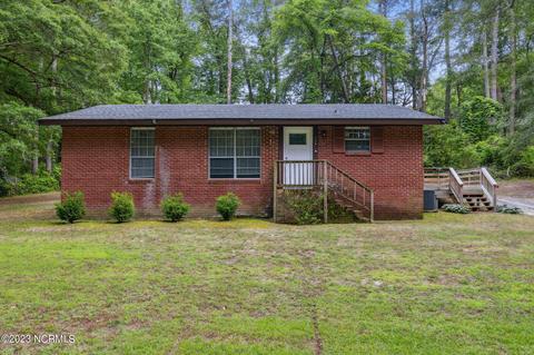 135 Watts Sr Dr, Jackson Springs, NC 27281