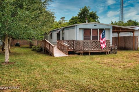 128 Hill St, Cedar Point, NC 28584