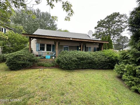 811 N Academy St, Ahoskie, NC 27910