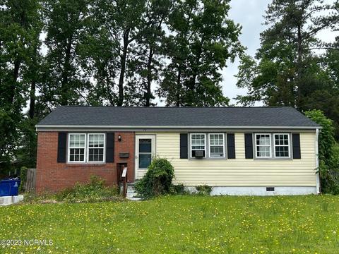 725 Barn St, Jacksonville, NC 28540