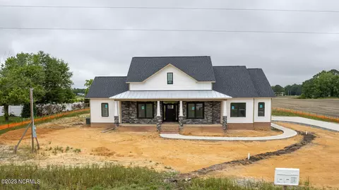 144 Naylor School Rd, Roseboro, NC 28382