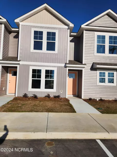 126 Smallwood Rd, Hubert, NC 28539