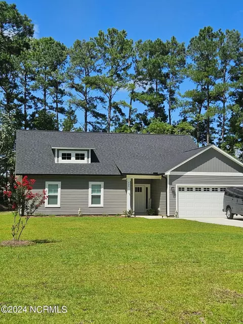 406 Laurel Ct NW, Calabash, NC 28467