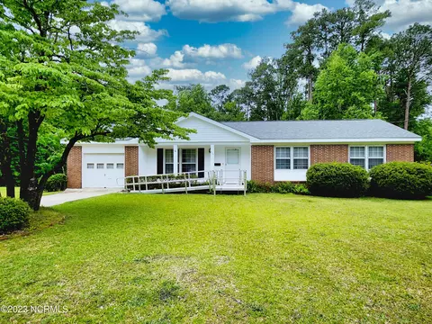 300 Nottingham Dr, Havelock, NC 28532