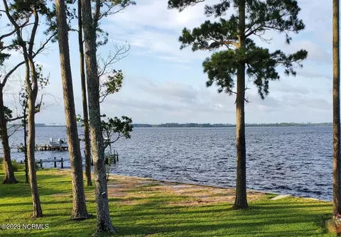 11 E Commodore Pt, Belhaven, NC 27810 photo 2