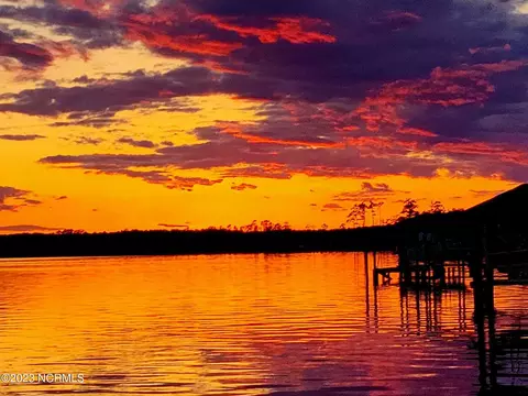11 E Commodore Pt, Belhaven, NC 27810