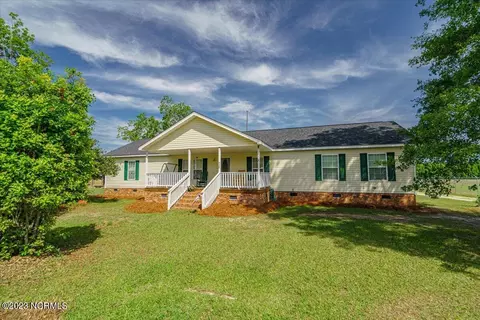 300 Main St, Fair Bluff, NC 28439