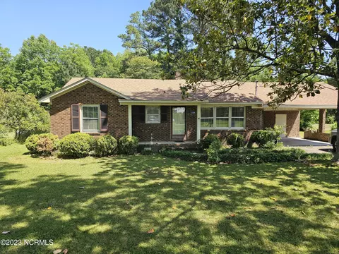 326 W Hill St, Warsaw, NC 28398