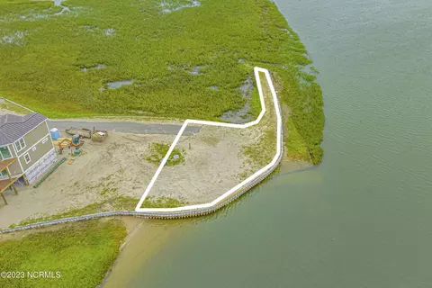 1534 Riverside Dr, Sunset Beach, NC 28468