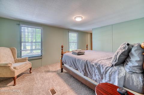 400 Pond View Cir, Hampstead, NC 28443 photo 10