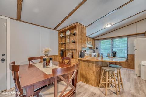 400 Pond View Cir, Hampstead, NC 28443 photo 6
