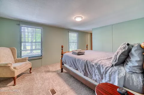 400 Pond View Cir, Hampstead, NC 28443 photo 10