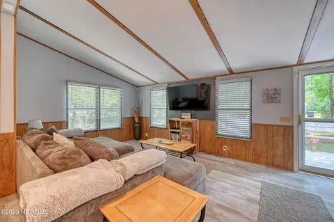 400 Pond View Cir, Hampstead, NC 28443 photo 4
