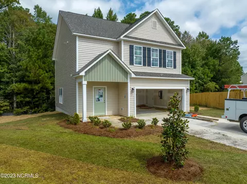 102 Shumard Ct, Jacksonville, NC 28546