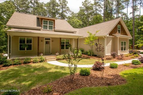 1659 E Indiana Ave, Southern Pines, NC 28387