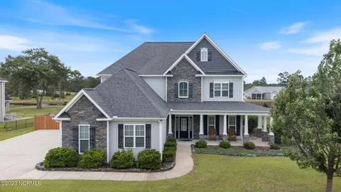 114 Pine Lakes Dr, Maple Hill, NC 28454