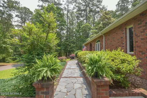 5 S Lakeshore Dr, Whispering Pines, NC 28327