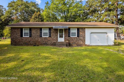 110 Chips Rd, Vanceboro, NC 28586
