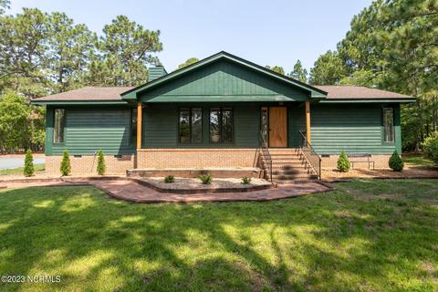 8 Wildwood Ln, Foxfire Village, NC 27281