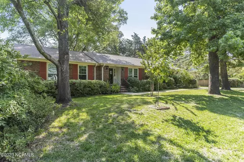 322 Buccaneer Rd, Wilmington, NC 28409