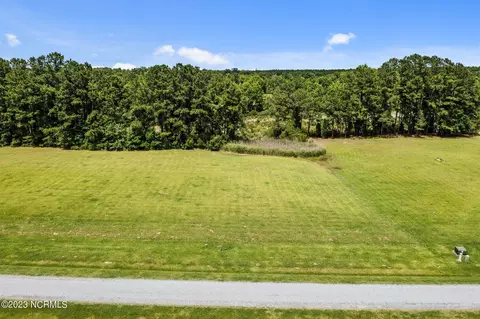5 N Creek Dr, Belhaven, NC 27810