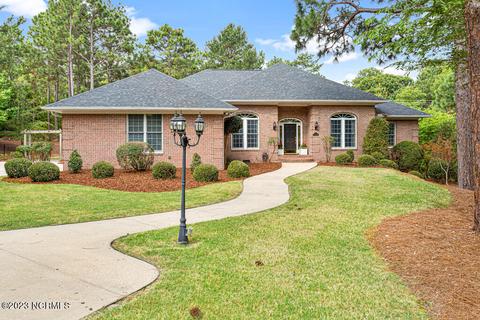 4 Vardon Pl, Pinehurst, NC 28374