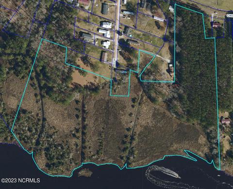 220 Chinchilla Dr, Bayboro, NC 28515