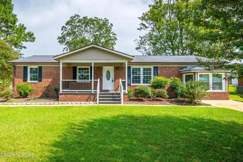 631 Toyota Dr, Ayden, NC 28513