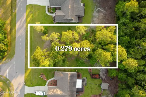 2310 Caracara Dr, New Bern, NC 28560