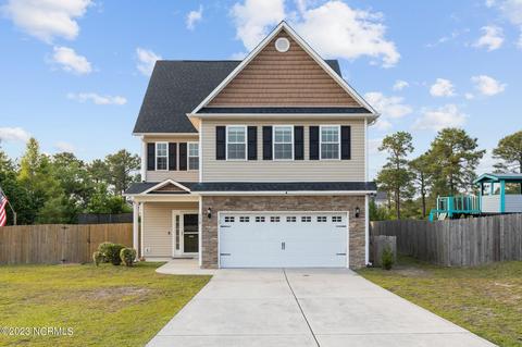 510 Aberdineshire Ct, Hubert, NC 28539