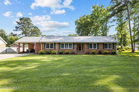 104 Knight St, Washington, NC 27889