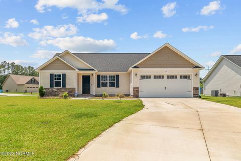 1118 Springdale Dr, Jacksonville, NC 28540