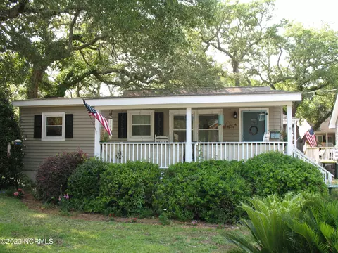 313 E Brown St UNIT A, Southport, NC 28461
